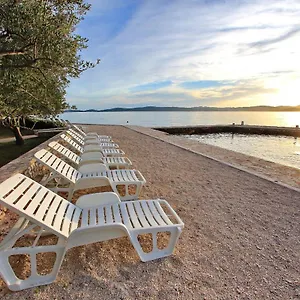 https://apartmani-gordana-bibinje.hotelinzadar.com